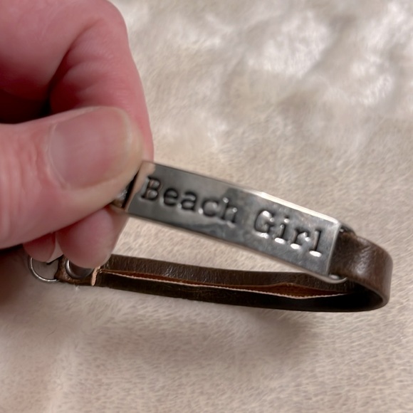 🏖️ BOHO BROWN LEATHER BRACELET WITH STAINLESS STEEL SLIDE ENGRAVED “BEACH GIRL” - Picture 7 of 10
